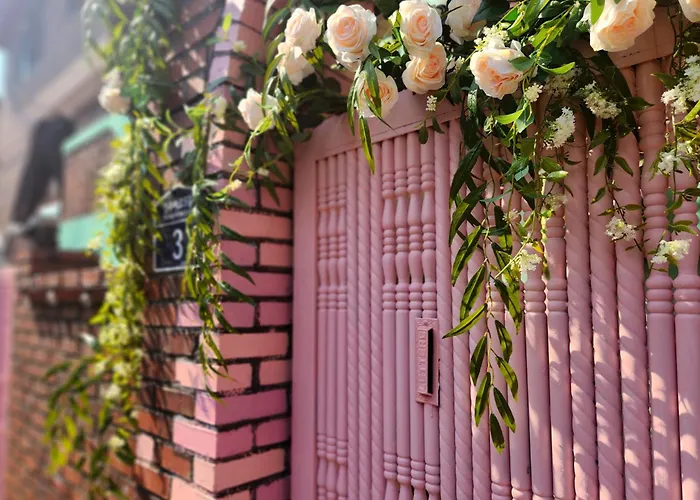 Blooming Seongsu - Garden Urban Antique Near River Apartment *